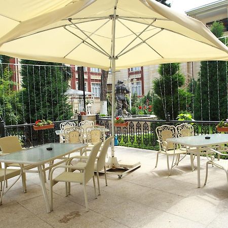 Deluxe Hotel Gəncə Exteriör bild