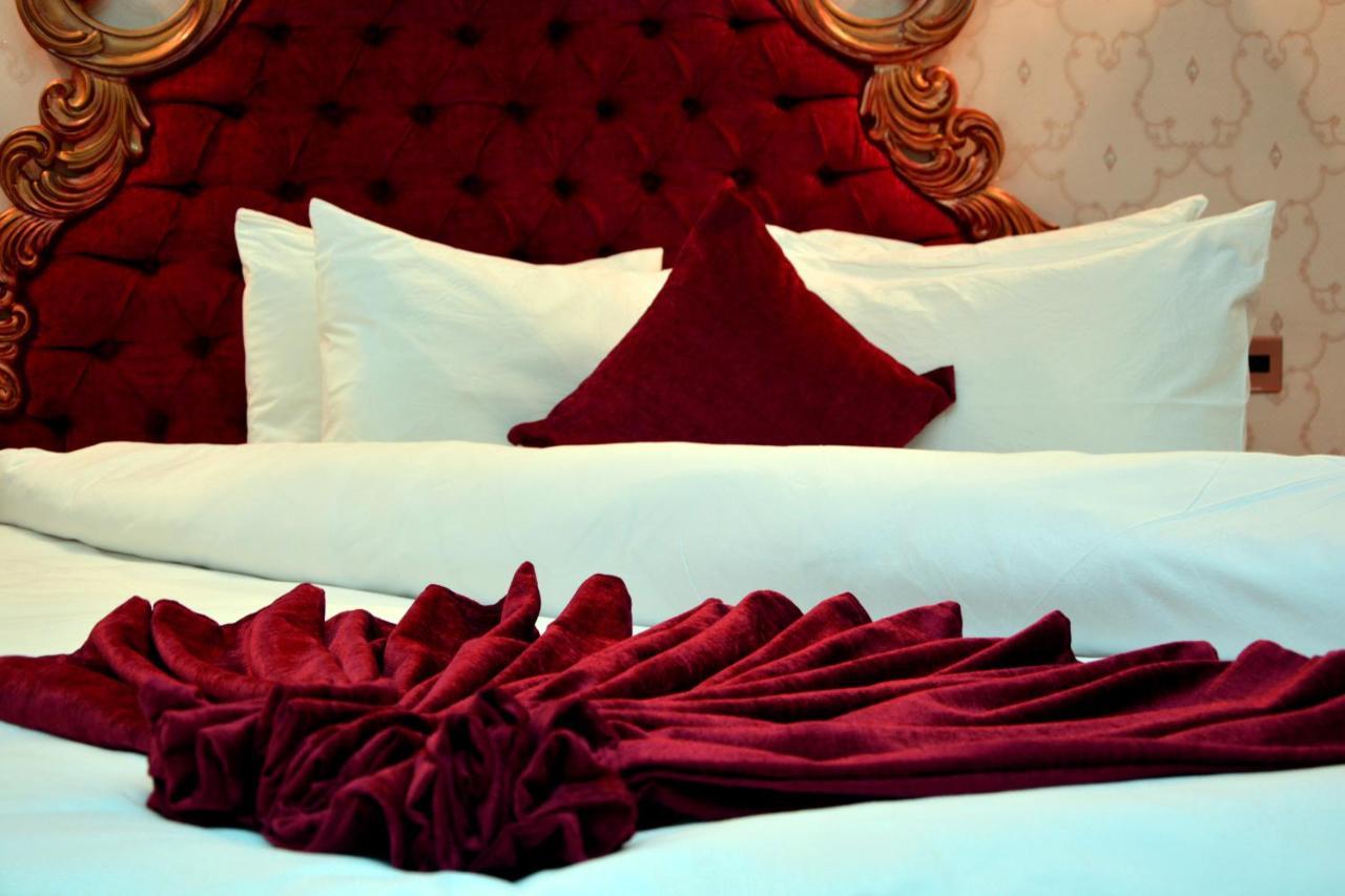 Deluxe Hotel Gəncə Exteriör bild