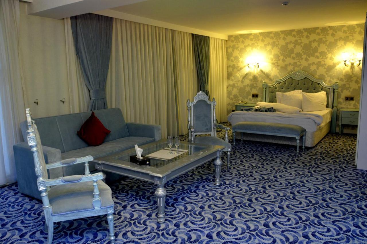 Deluxe Hotel Gəncə Exteriör bild