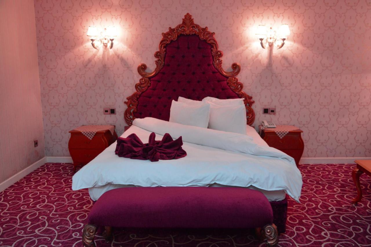 Deluxe Hotel Gəncə Exteriör bild