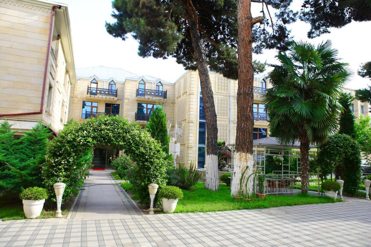 Deluxe Hotel Gəncə Exteriör bild