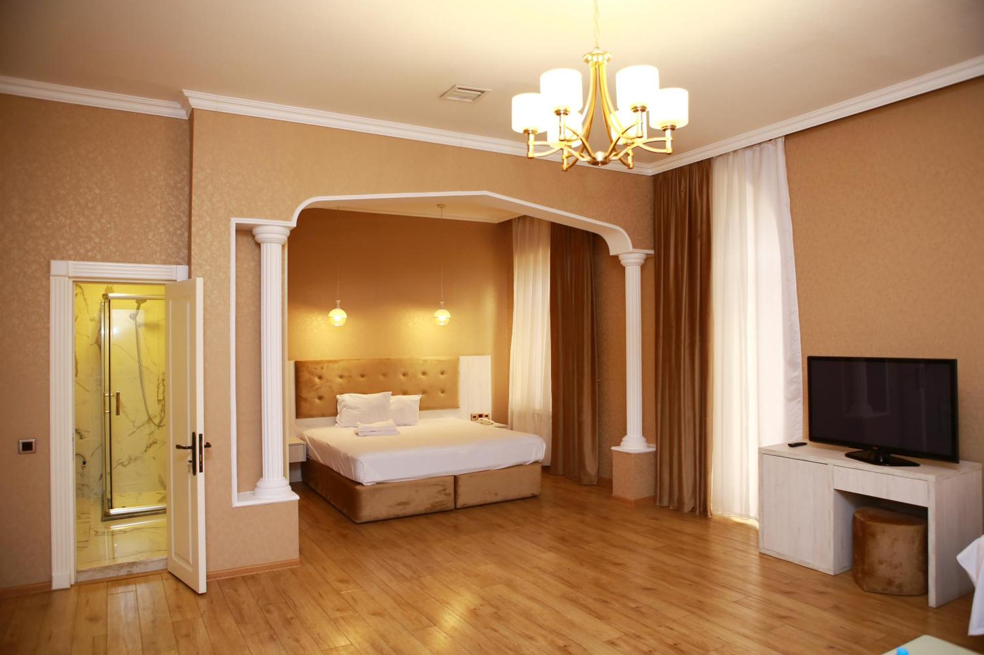 Deluxe Hotel Gəncə Exteriör bild