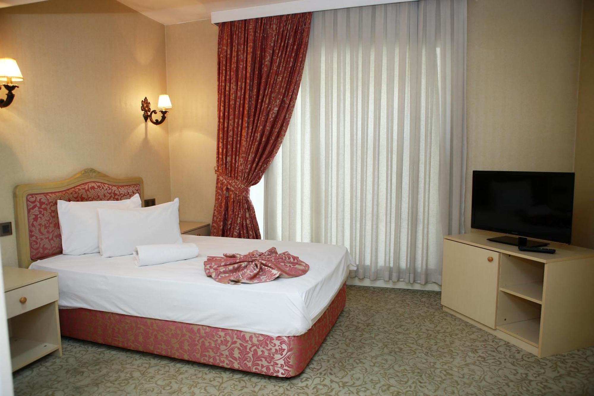 Deluxe Hotel Gəncə Exteriör bild
