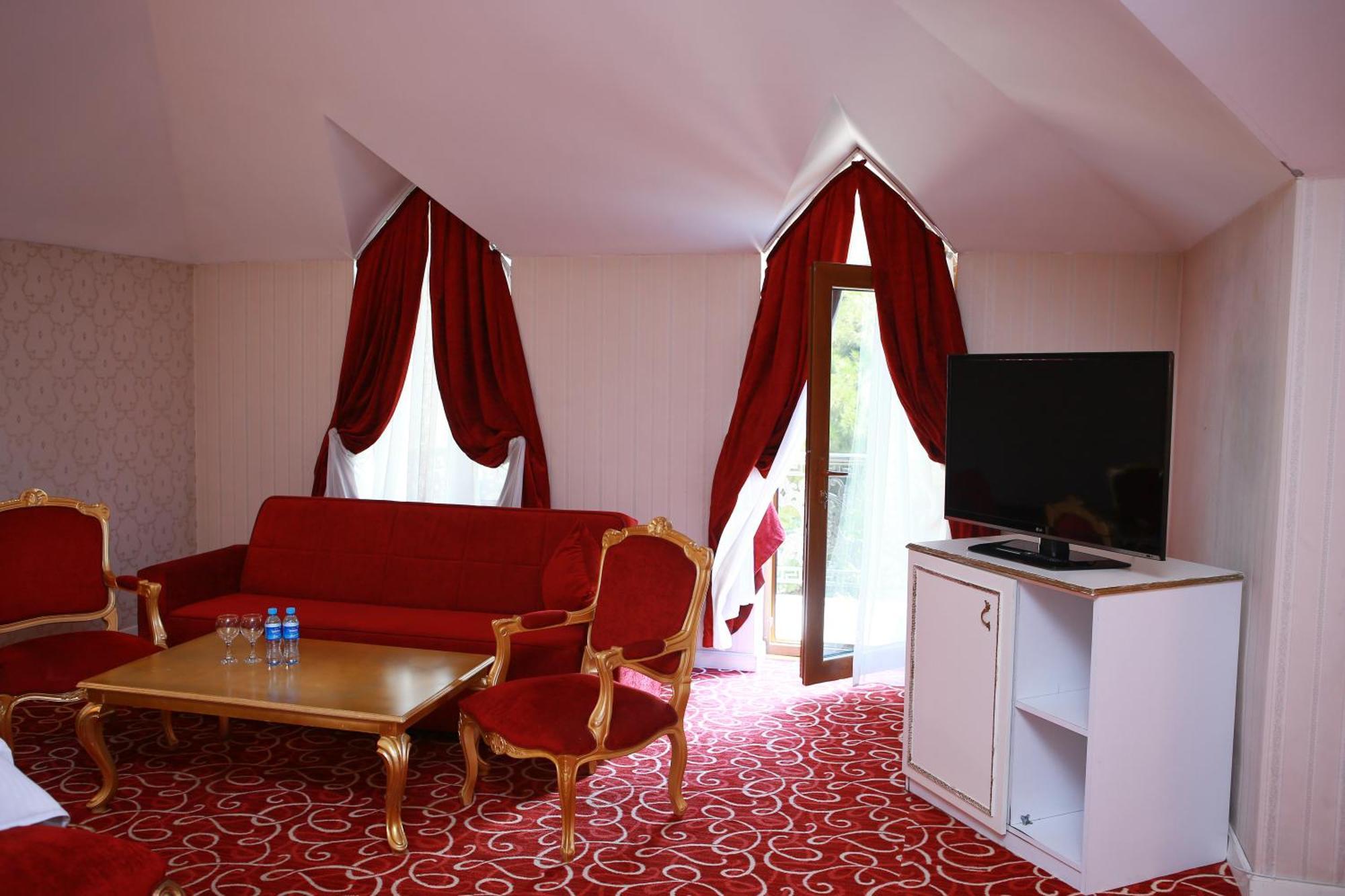 Deluxe Hotel Gəncə Exteriör bild