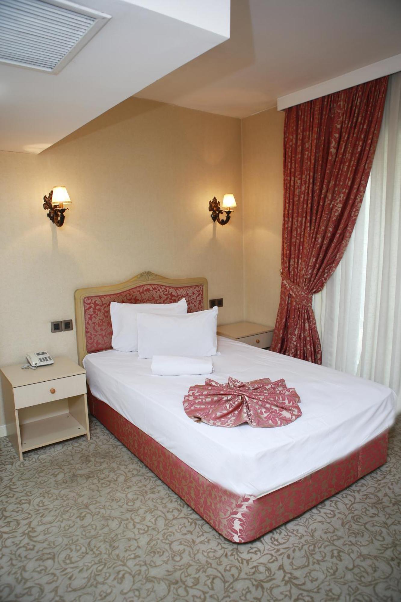 Deluxe Hotel Gəncə Exteriör bild
